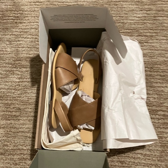 New in box Nisolo sandals (note: fit is large) - Picture 3 of 7